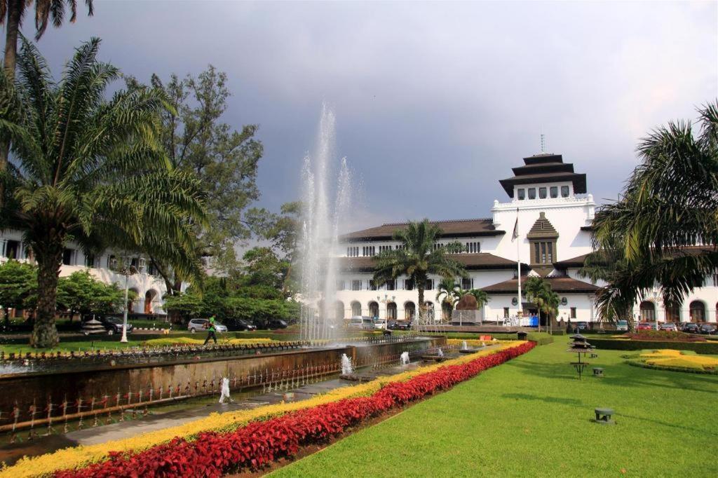 Parahyangan 2*